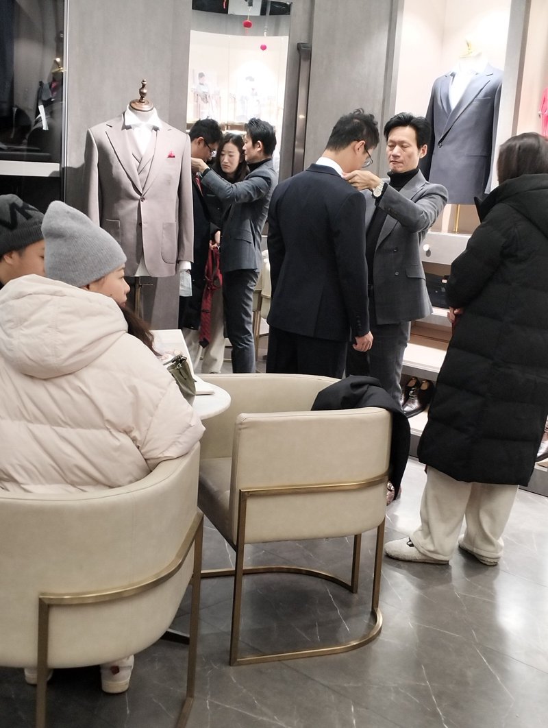 英绅男装:经典与现代的完美融合